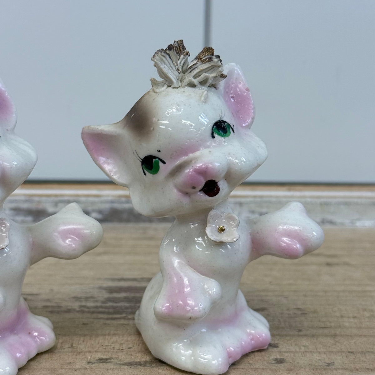 Ceramic Cat Salt Pepper Shaker Pair Vintage 1950s
