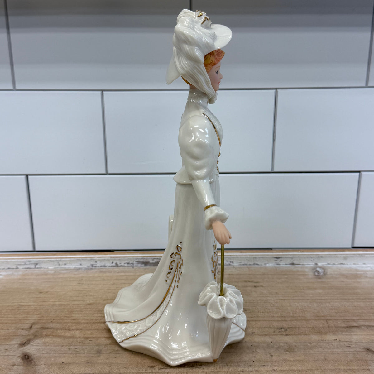 Lenox Grand Voyage Porcelain Lady Figurine 1995