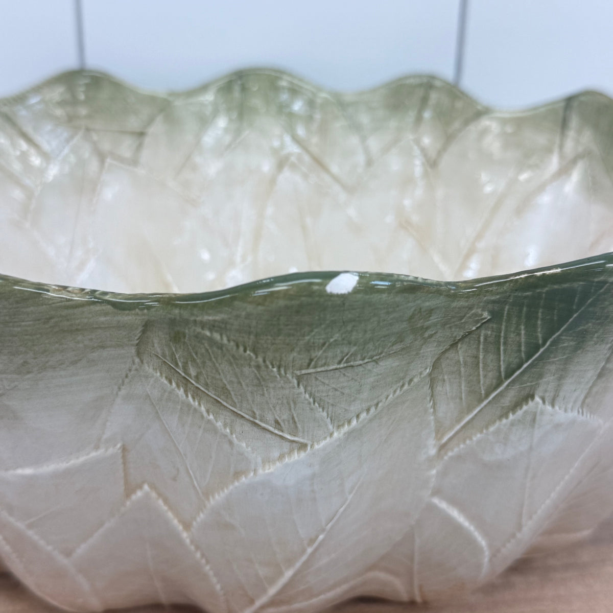 Vietri Foglia Leonardo Majolica Lemon Leaf Bowl