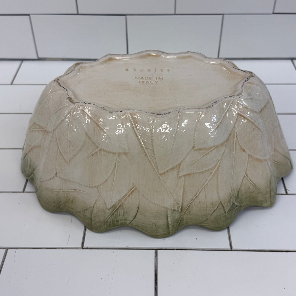 Vietri Foglia Leonardo Majolica Lemon Leaf Bowl