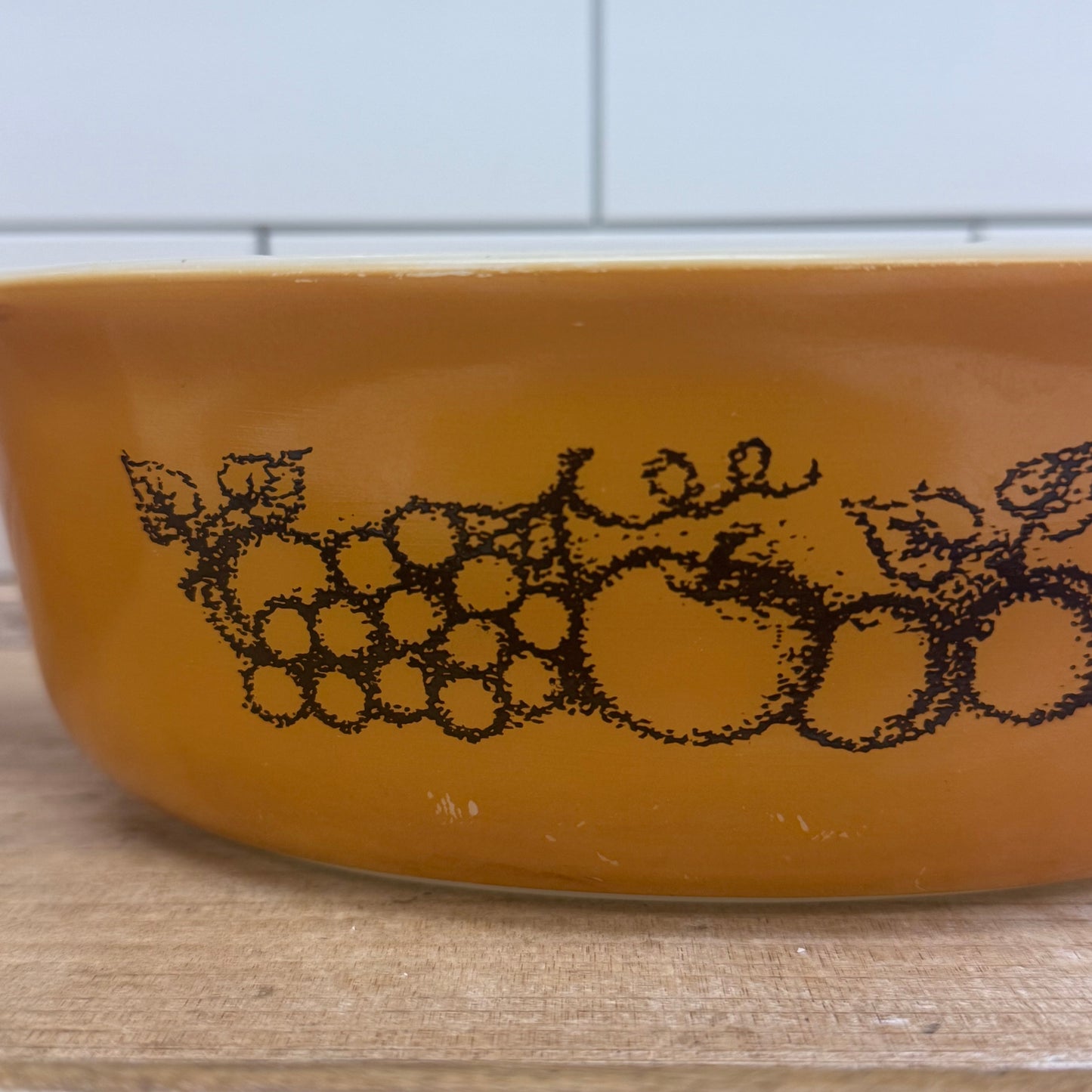 Pyrex Old Orchard Casseroles & Mixing Bowls Lot of 4 Vintage 1970s