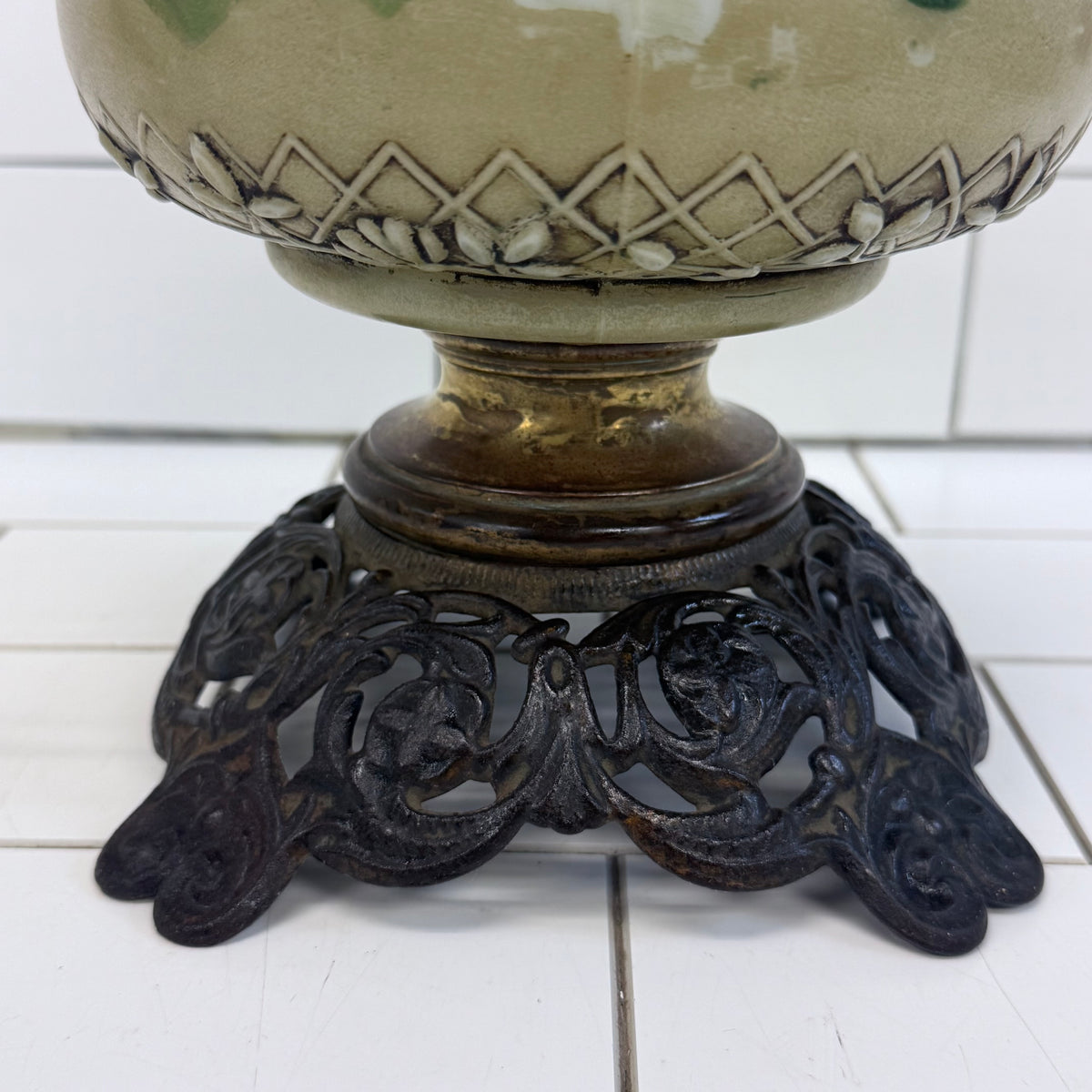 Victorian Style Floral Ceramic Table Lamp Ornate Metal Base