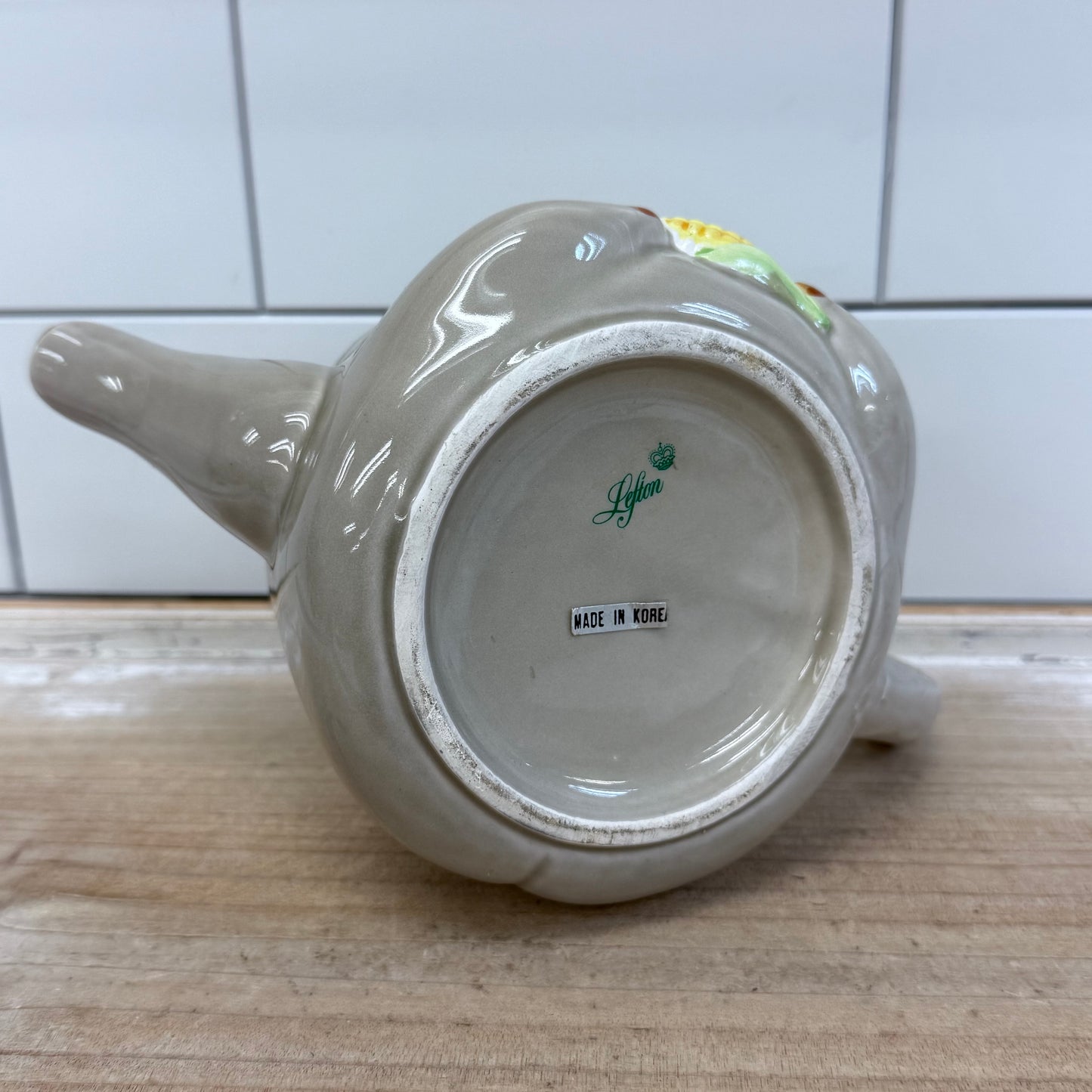 Lefton Piggy Eating Corn Teapot, Ceramic