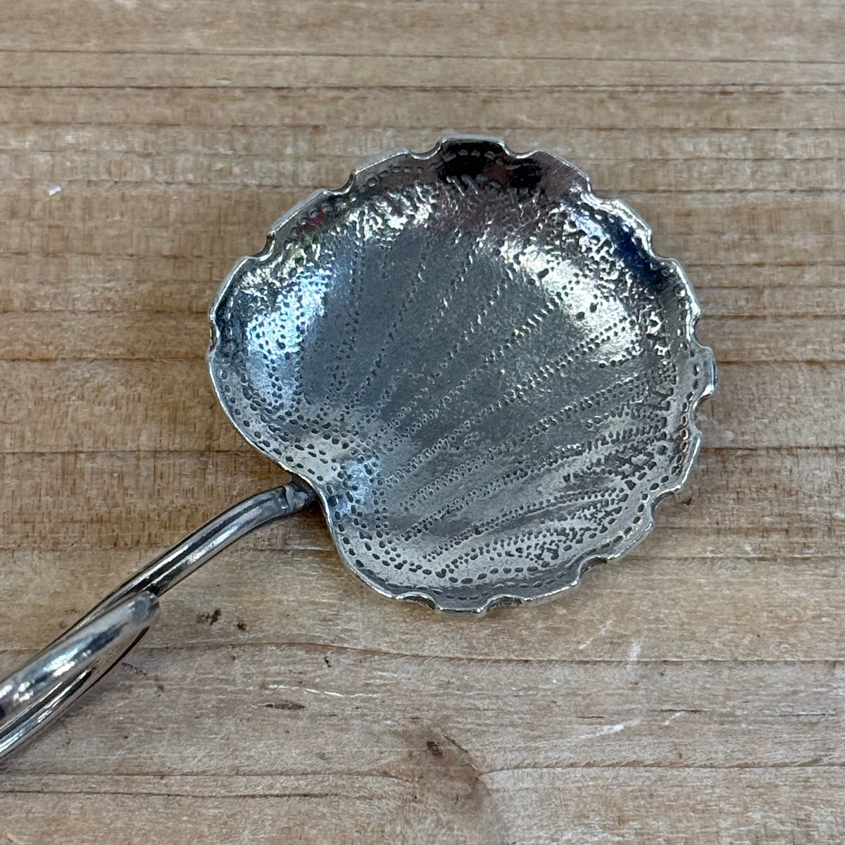 Colonial Williamsburg Apple Shell Tea Caddy Spoon