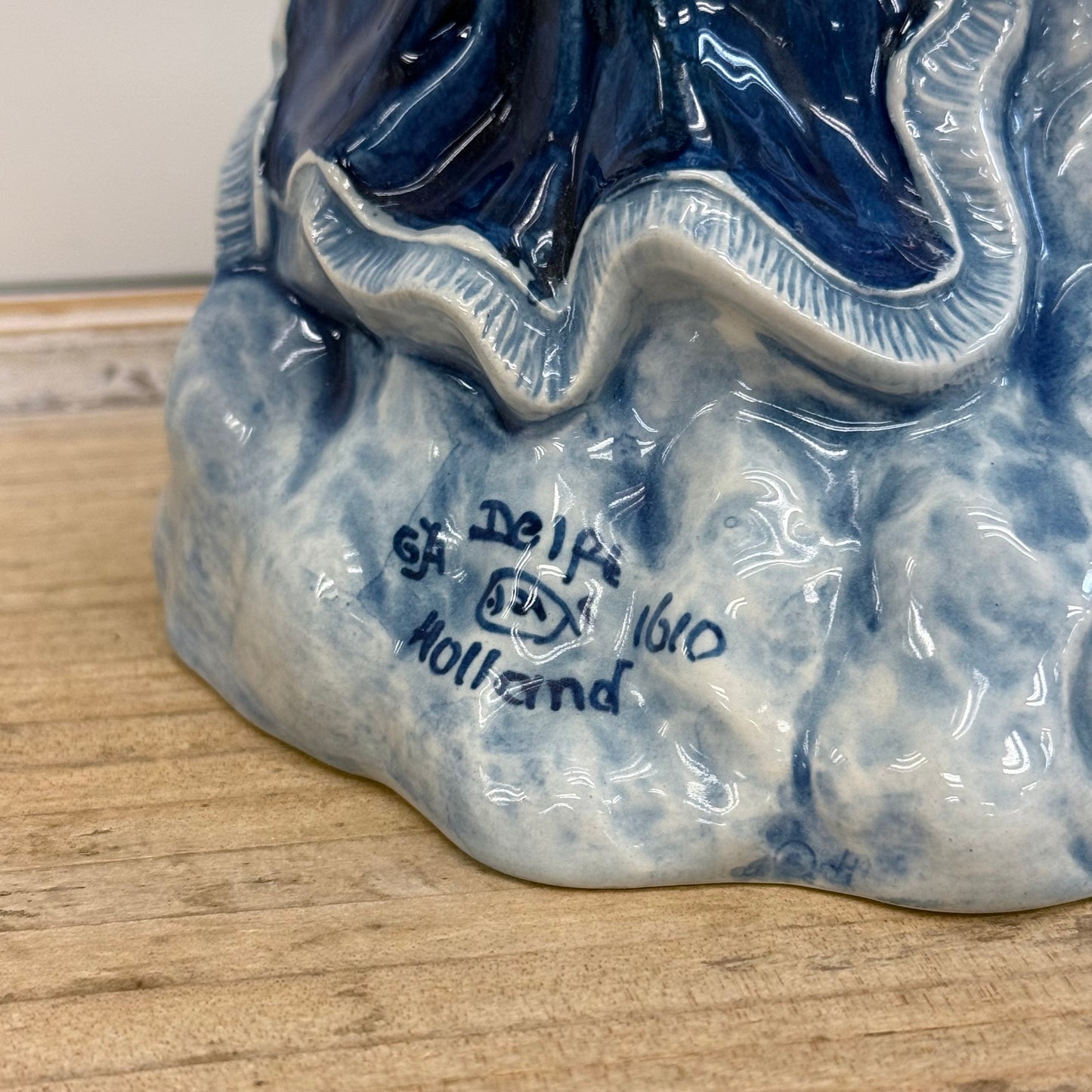 Delft Holland Angel Figurine #1610 Signed Hand Painted Ceramic