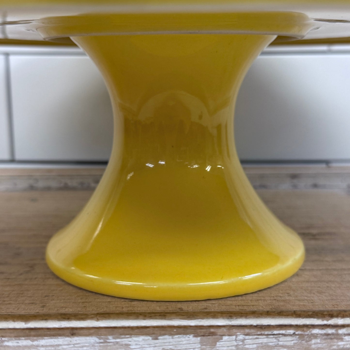 Crate & Barrel Susie Yellow Ruffled Pedestal Cake Plate 13”