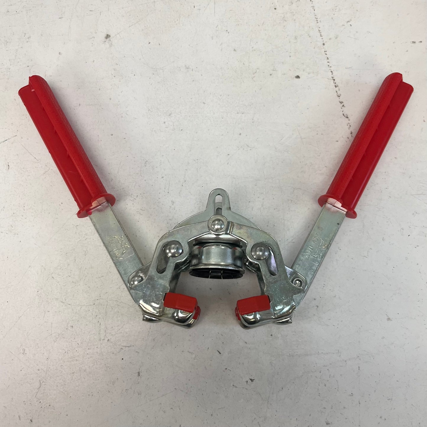 La Tappatrice Universal Bottle Capper