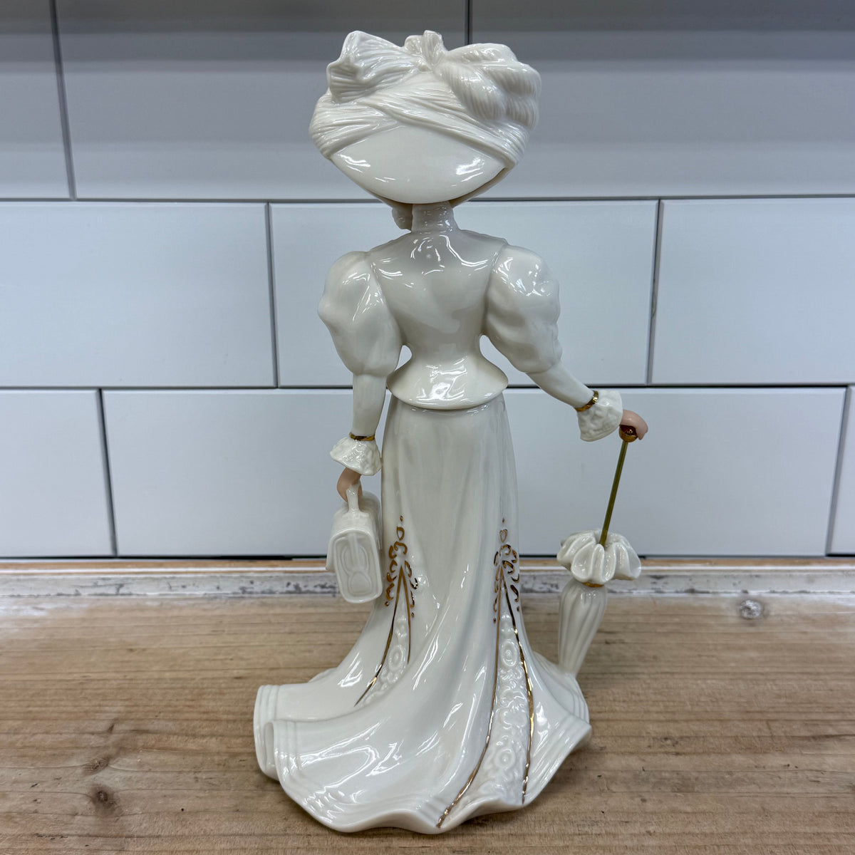 Lenox Grand Voyage Porcelain Lady Figurine 1995