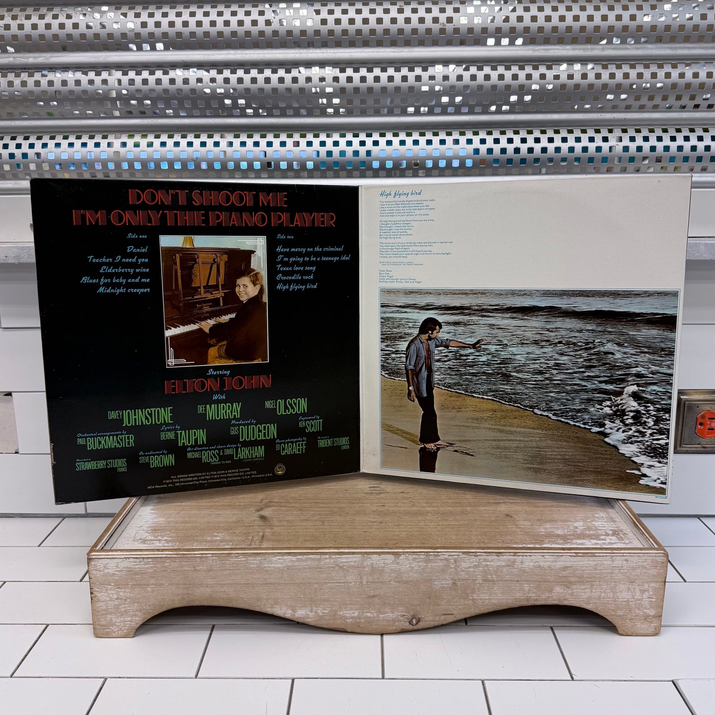 Elton John Don't Shoot Me I'm Only the Piano Player LP 1972 #MCA-2100