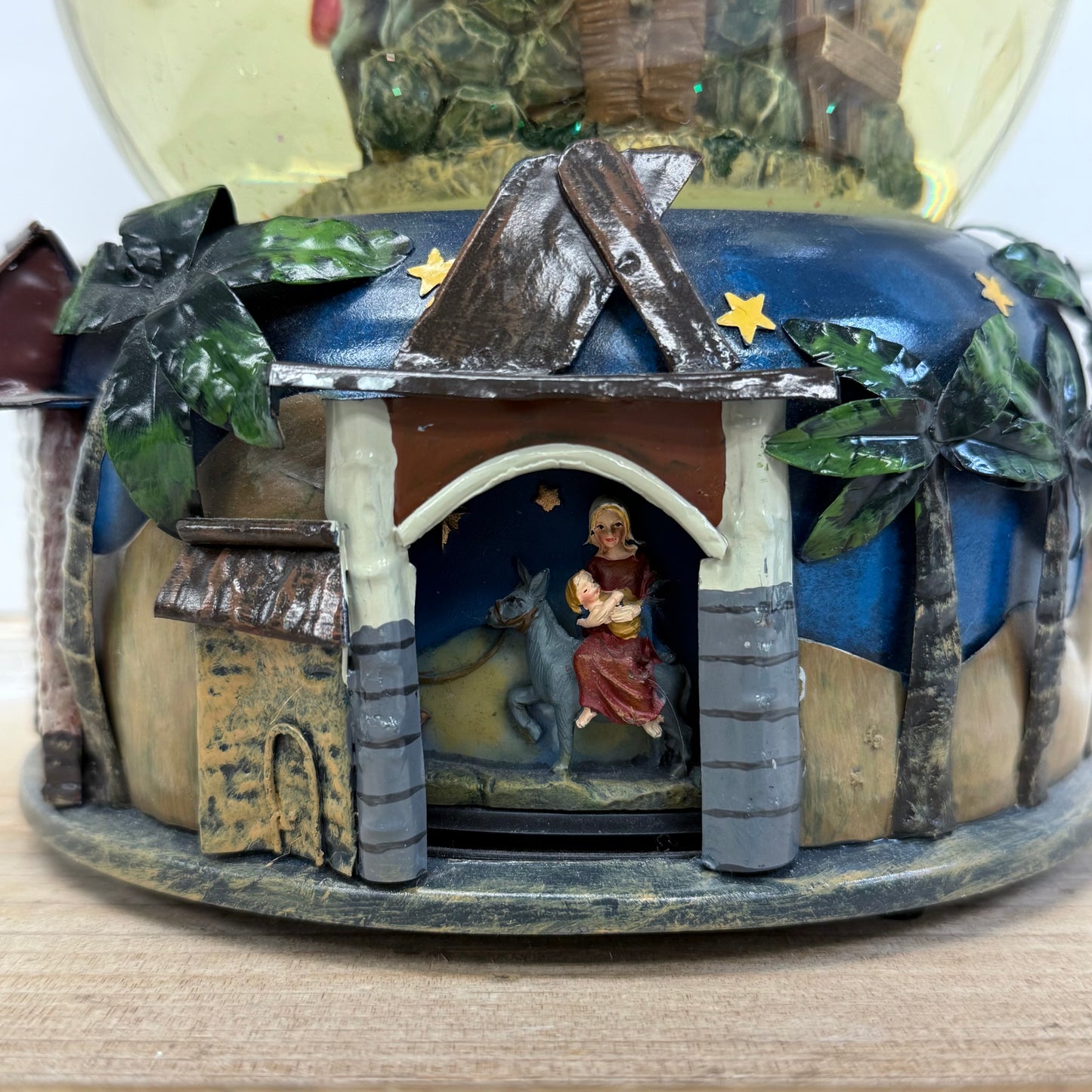 Nativity Scene Rotating Musical Water Globe