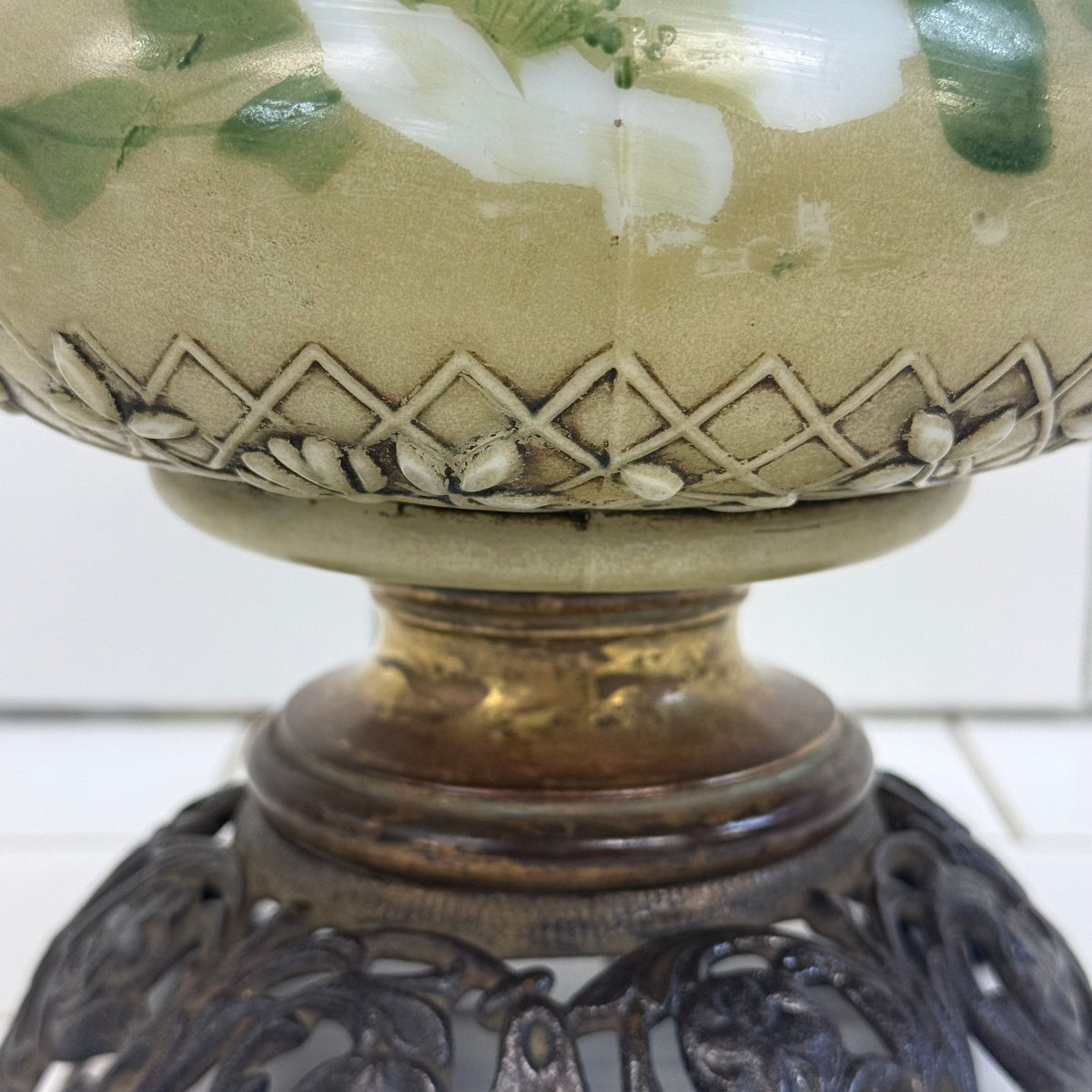 Victorian Style Floral Ceramic Table Lamp Ornate Metal Base