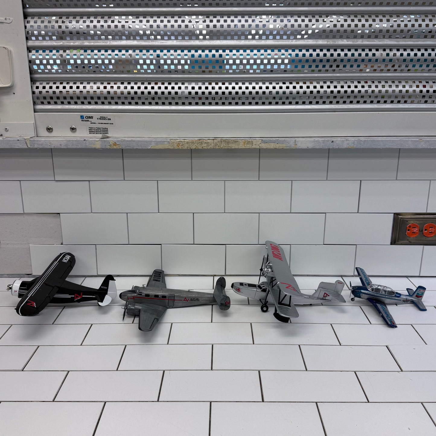 ERTL Auto World Die Cast Airplane Banks Lot 7