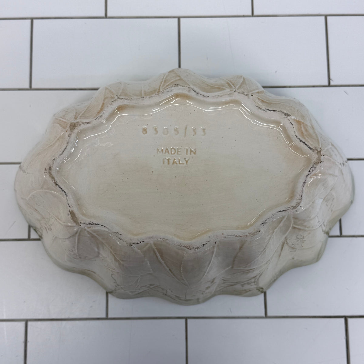 Vietri Foglia Leonardo Majolica Lemon Leaf Bowl