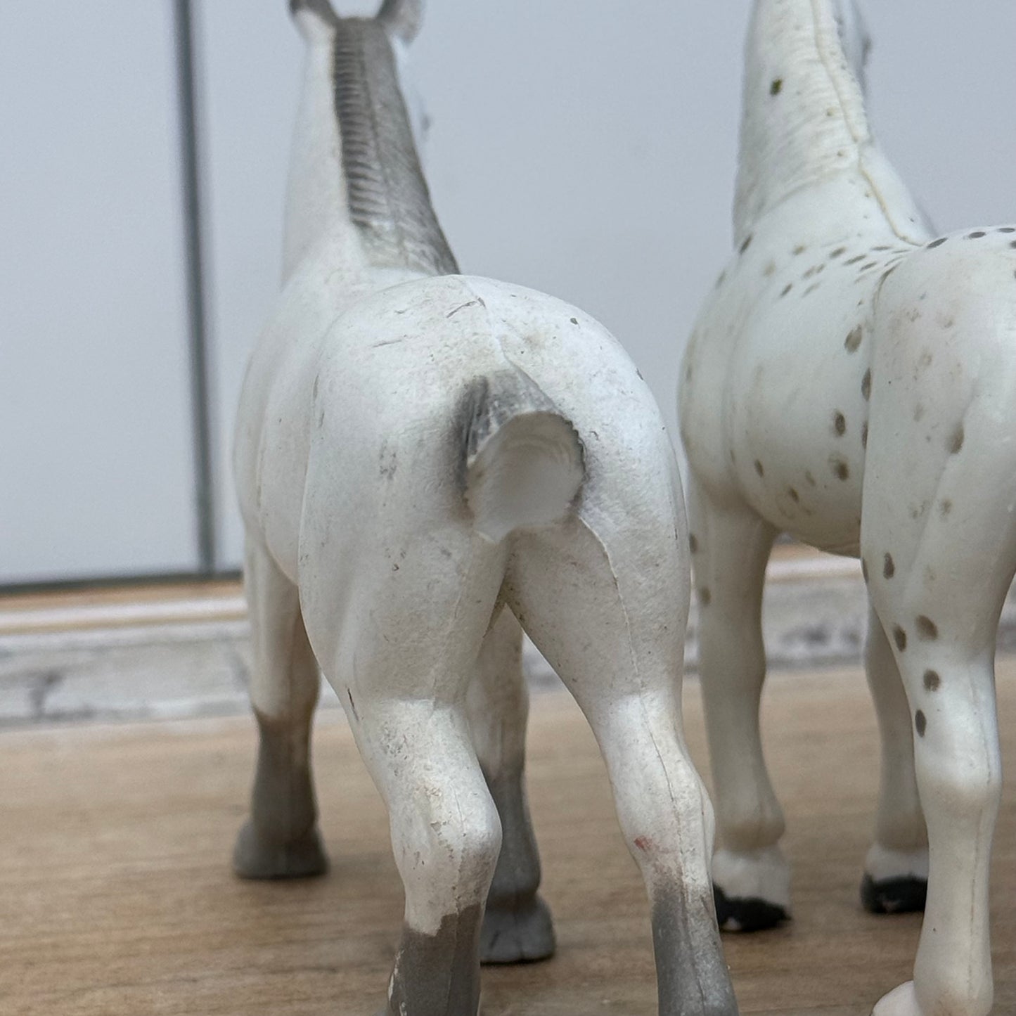 Funrise Toy Horse Figurines with Wooden Stable Set of 7 1988