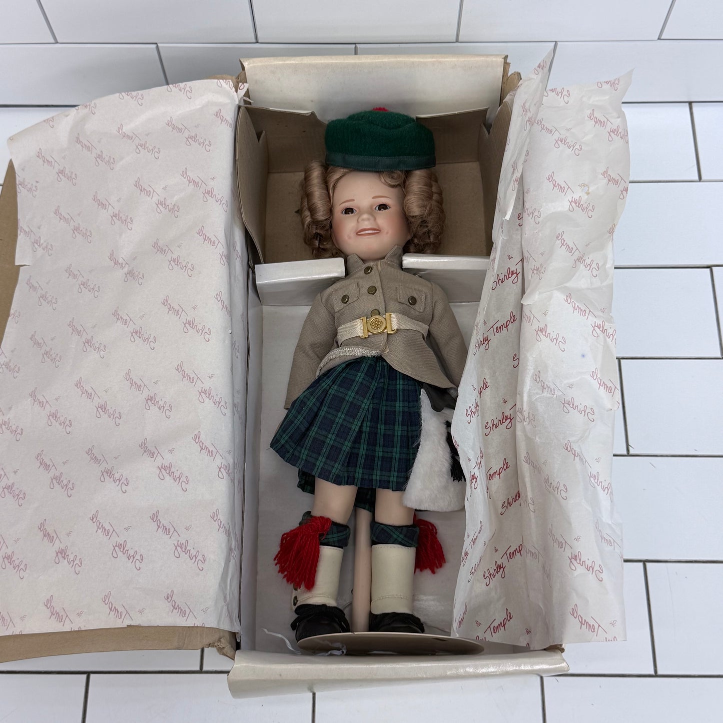 Shirley Temple Wee Willie Winkie Doll Danbury Mint Box 1990s