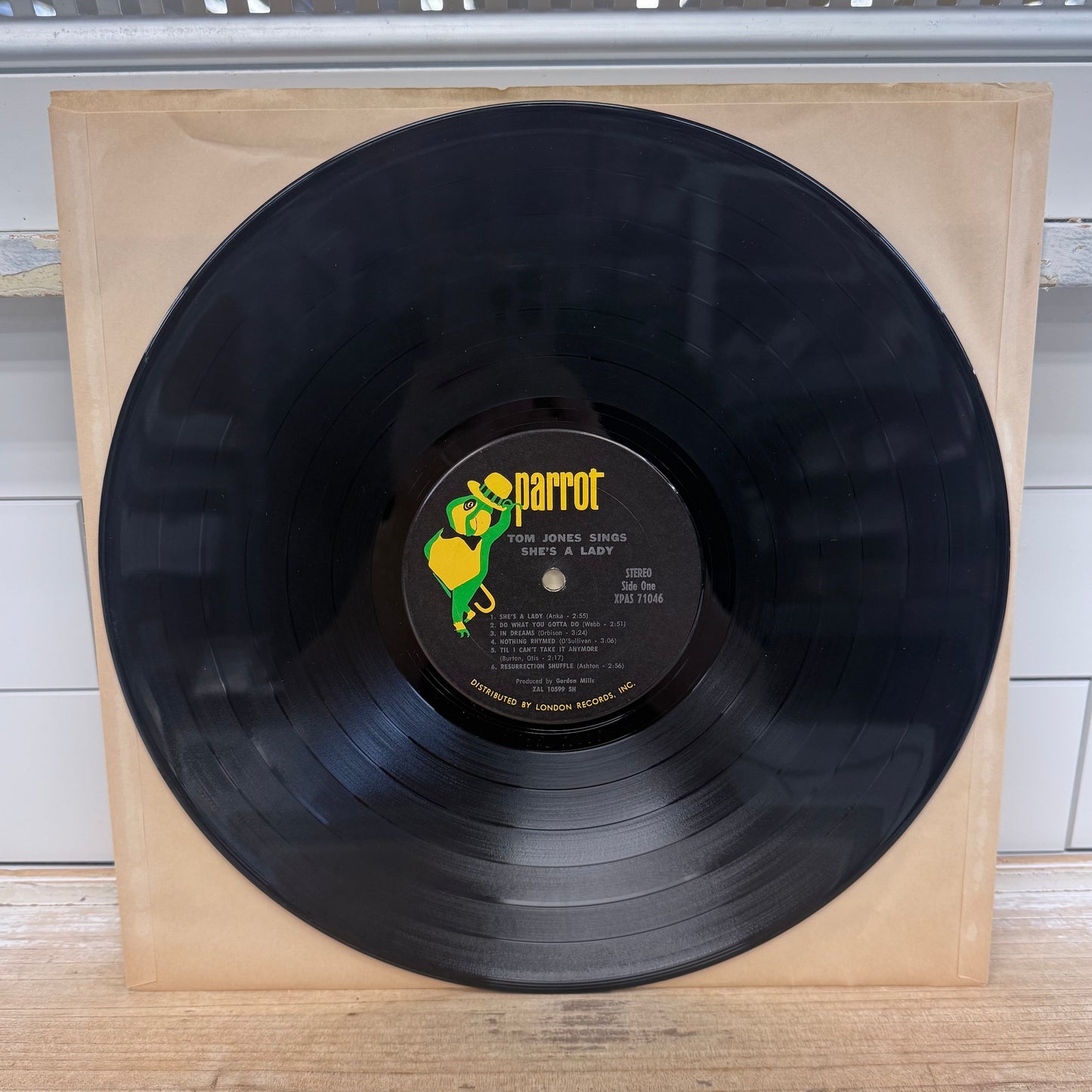 Tom Jones Sings She’s a Lady Vinyl Record 1971 #XPAS 71046
