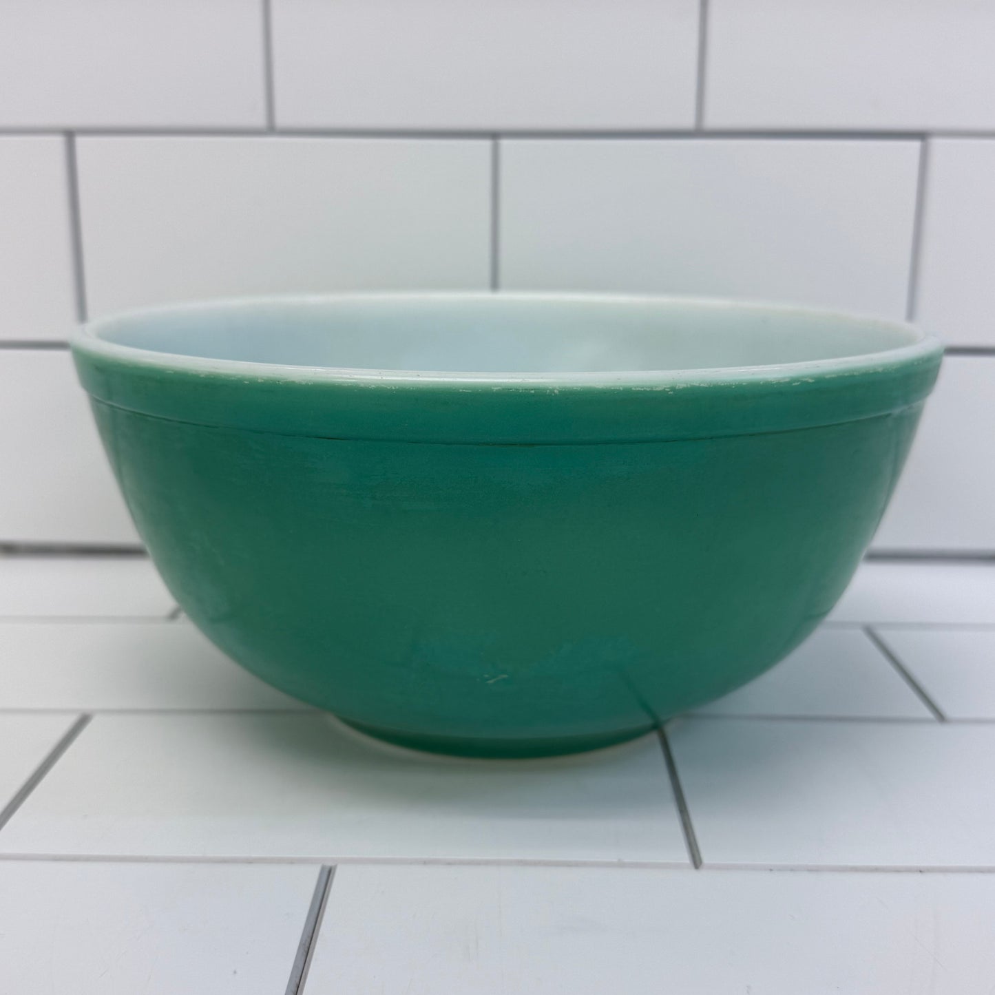 Pyrex Solid Color Mixing Bowl