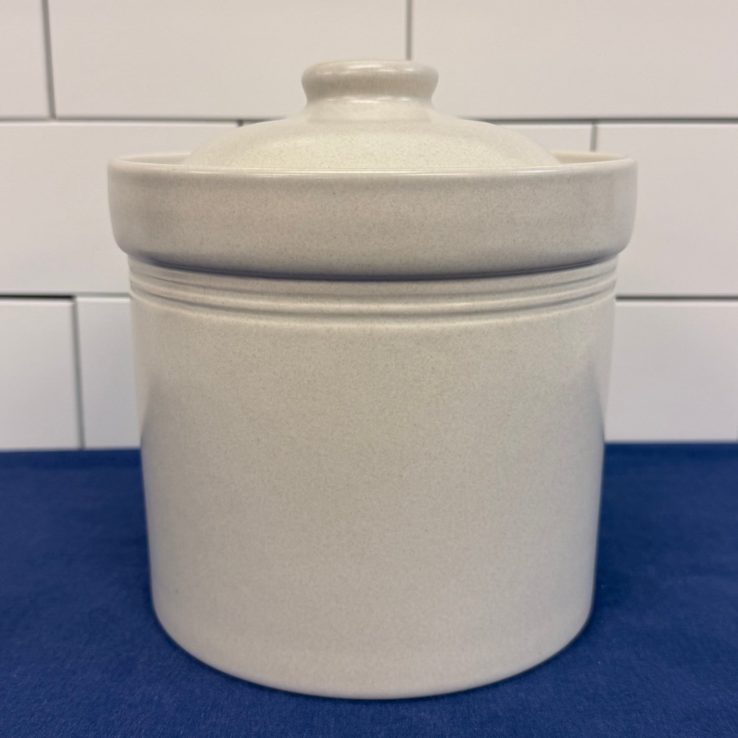 Pfaltzgraff Yorktowne Cookie Jar #508 Stoneware USA Vintage 1970s