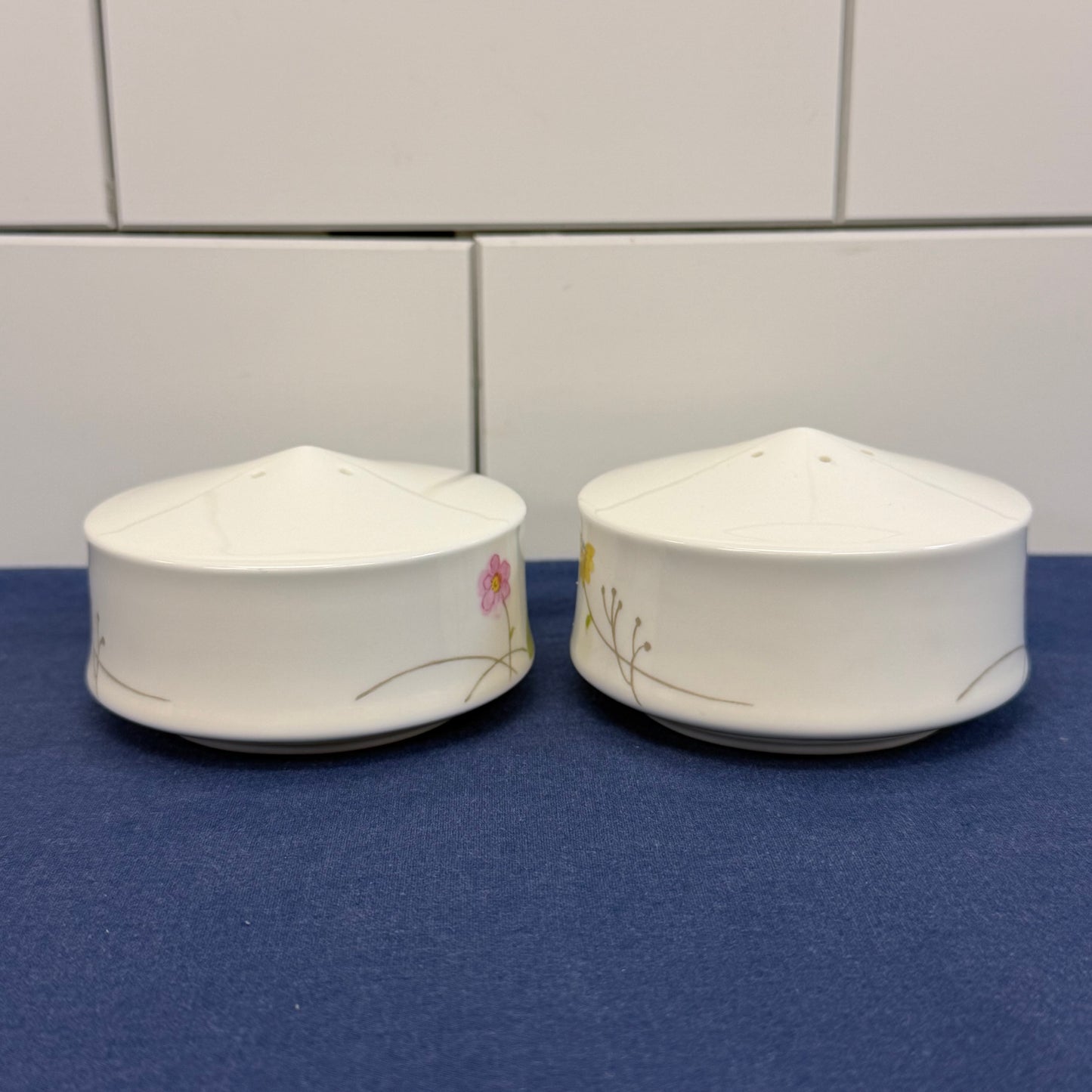 Mikasa Just Flowers Salt Pepper Shakers Bone China Japan 1980s