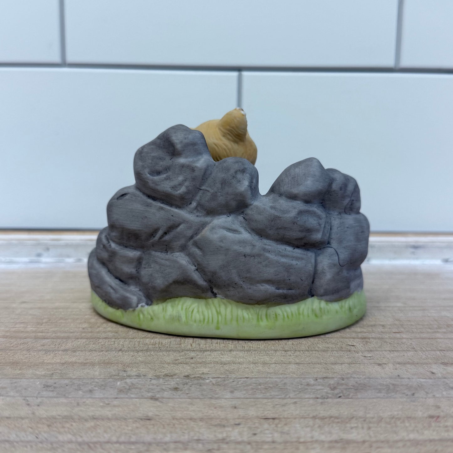 Franklin Mint Woodland Surprises Figurine , Bear 1984