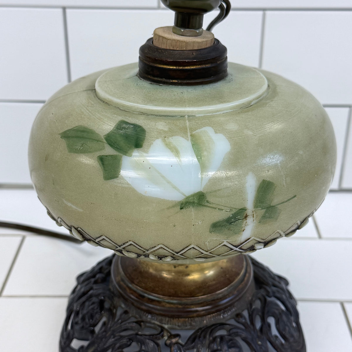 Victorian Style Floral Ceramic Table Lamp Ornate Metal Base