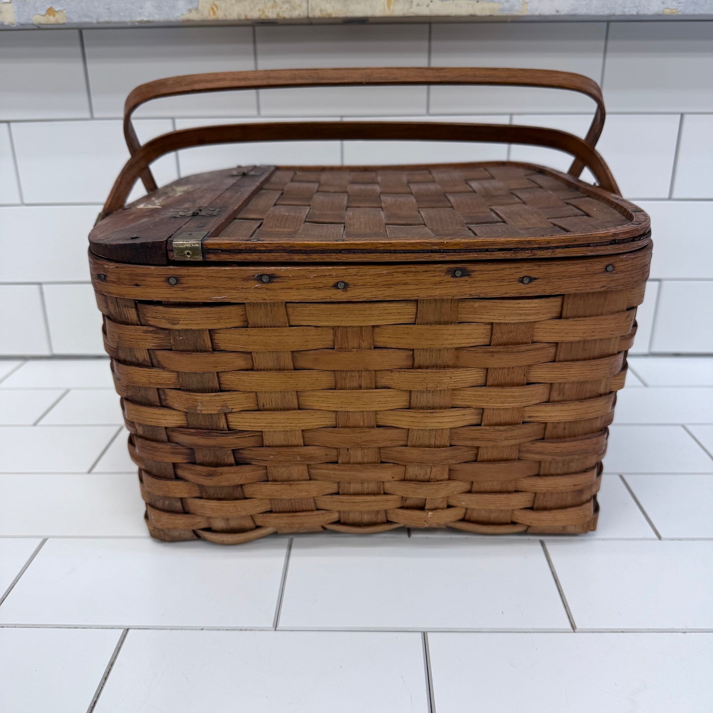 Picnic Basket with Pie Tray, Wicker