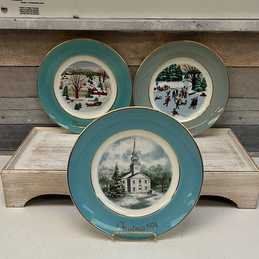 Vintage Avon Holiday Collectible Plate Selection, 1970s-1980s