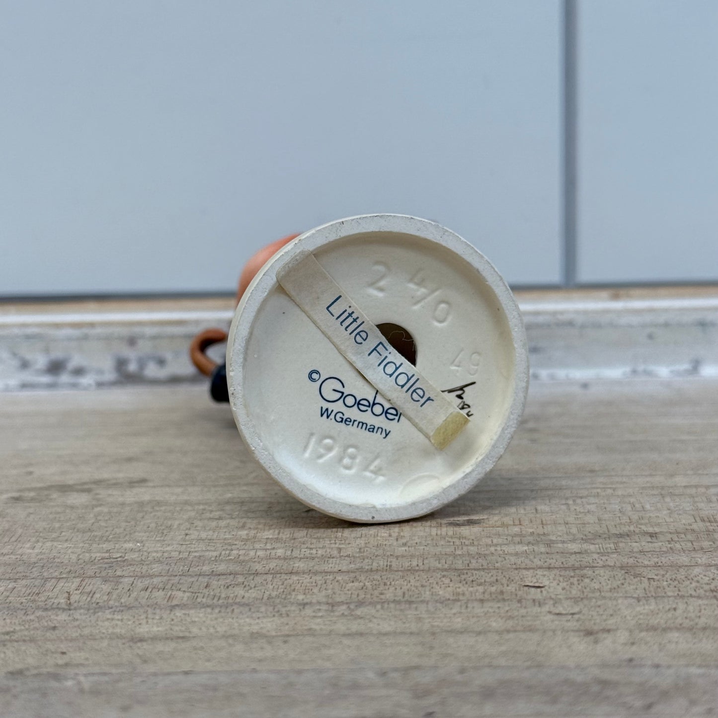 Goebel Hummel Figurine Little Fiddler, Porcelain 1984