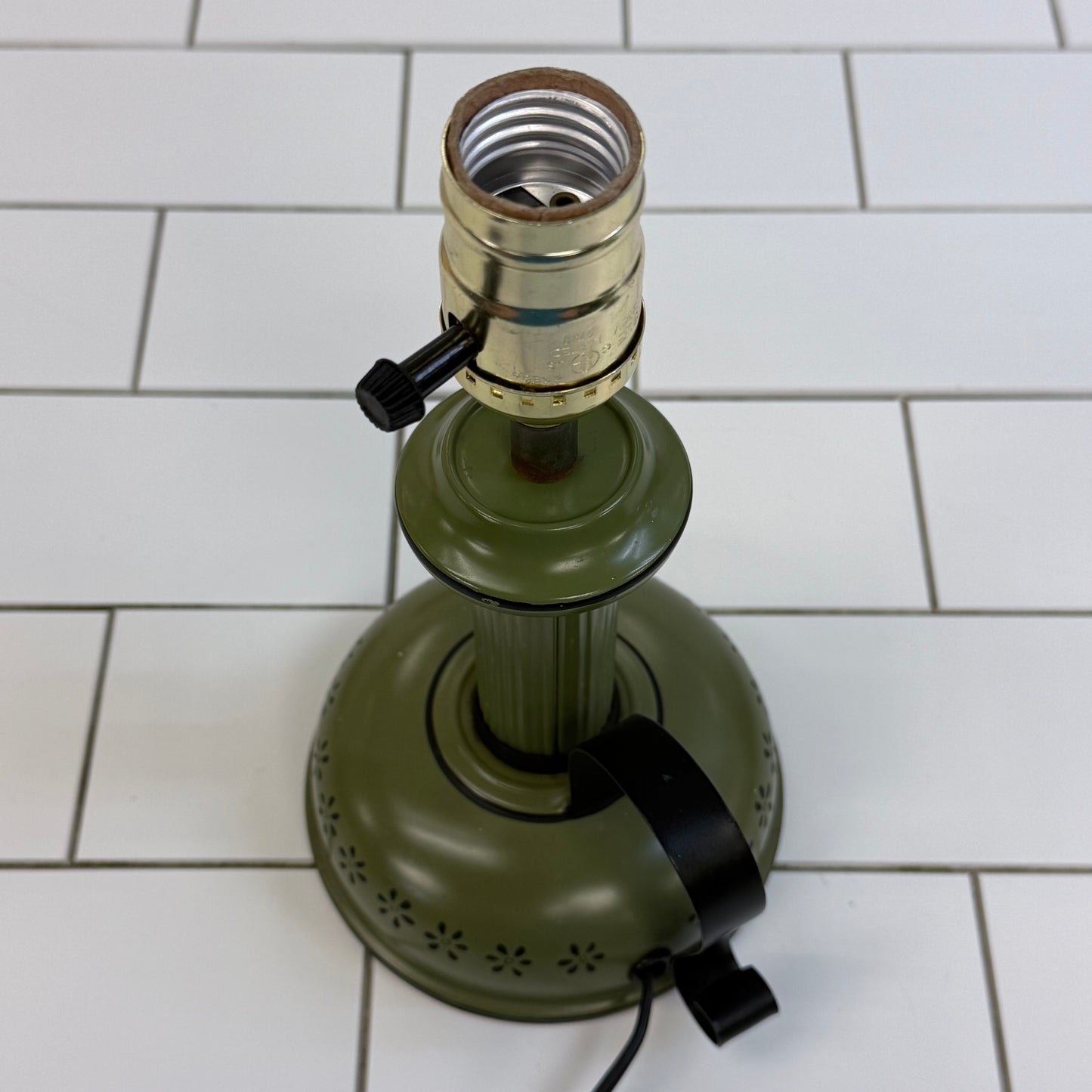 Colonial Revival Bouillotte Table Lamp Green Metal