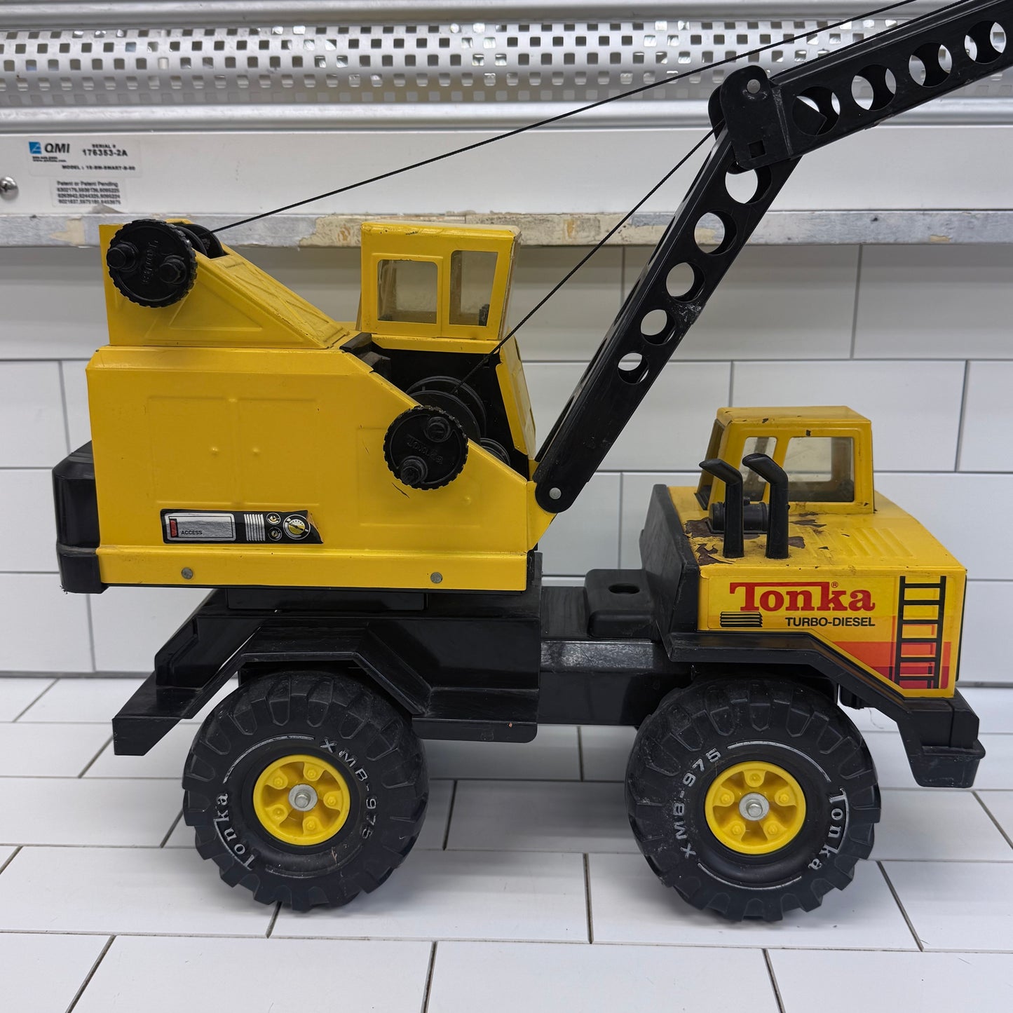 Tonka Turbo Diesel XMB-975 Clam Bucket Crane
