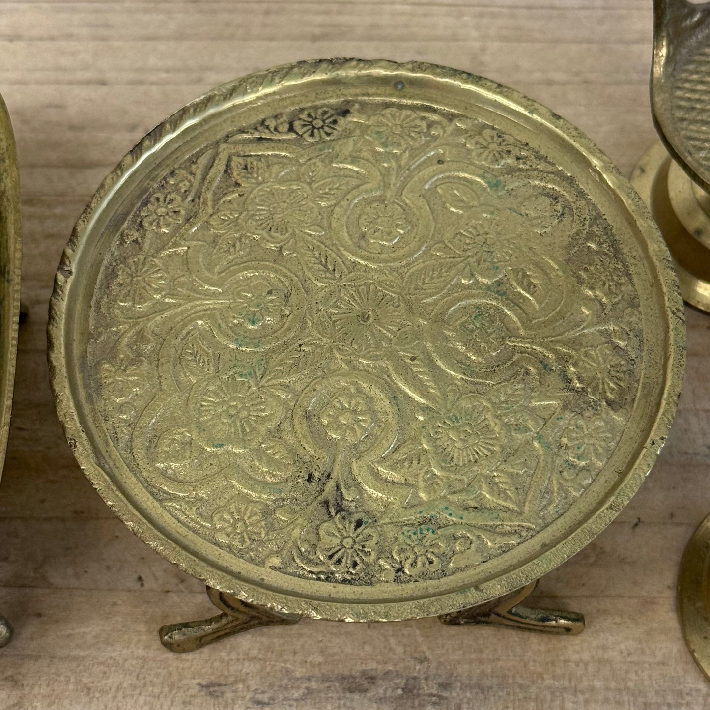 Dollhouse Furniture Chairs Table Bathtub Miniature Brass Lot of 5