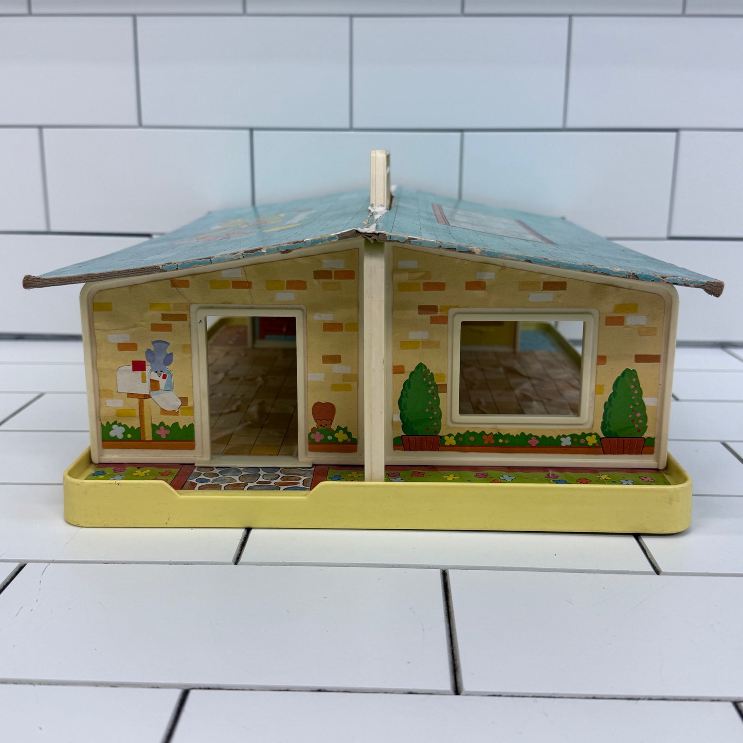 1978 Fisher Price Little People Nursery School Lot