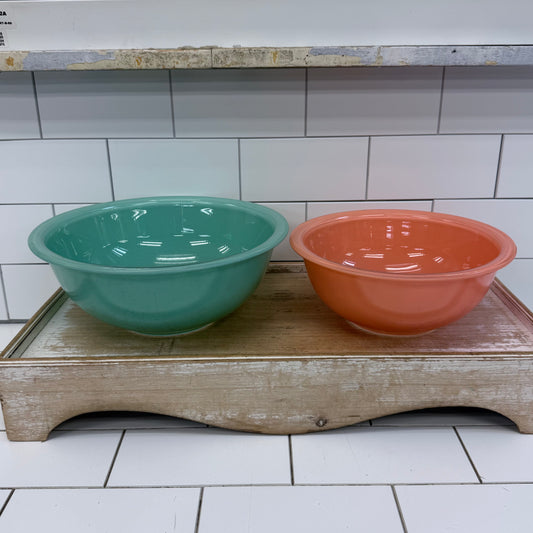 Pyrex Clear Bottom Mixing Bowls Set of 2