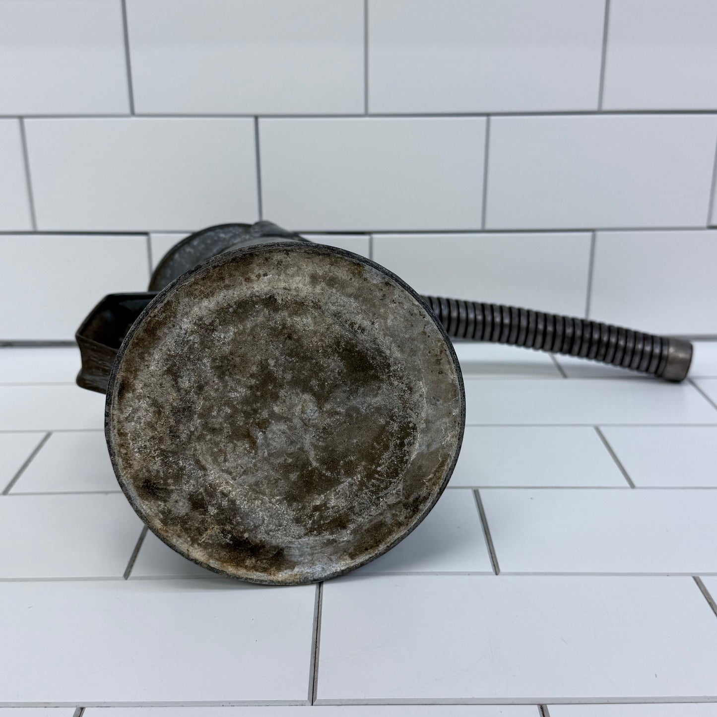 Dover Galvanized Oil Can with Flexible Spout, 2 Quarts