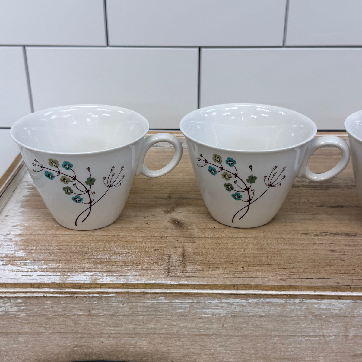 Franciscan It's A Breeze Teacup & Saucer Set of 4