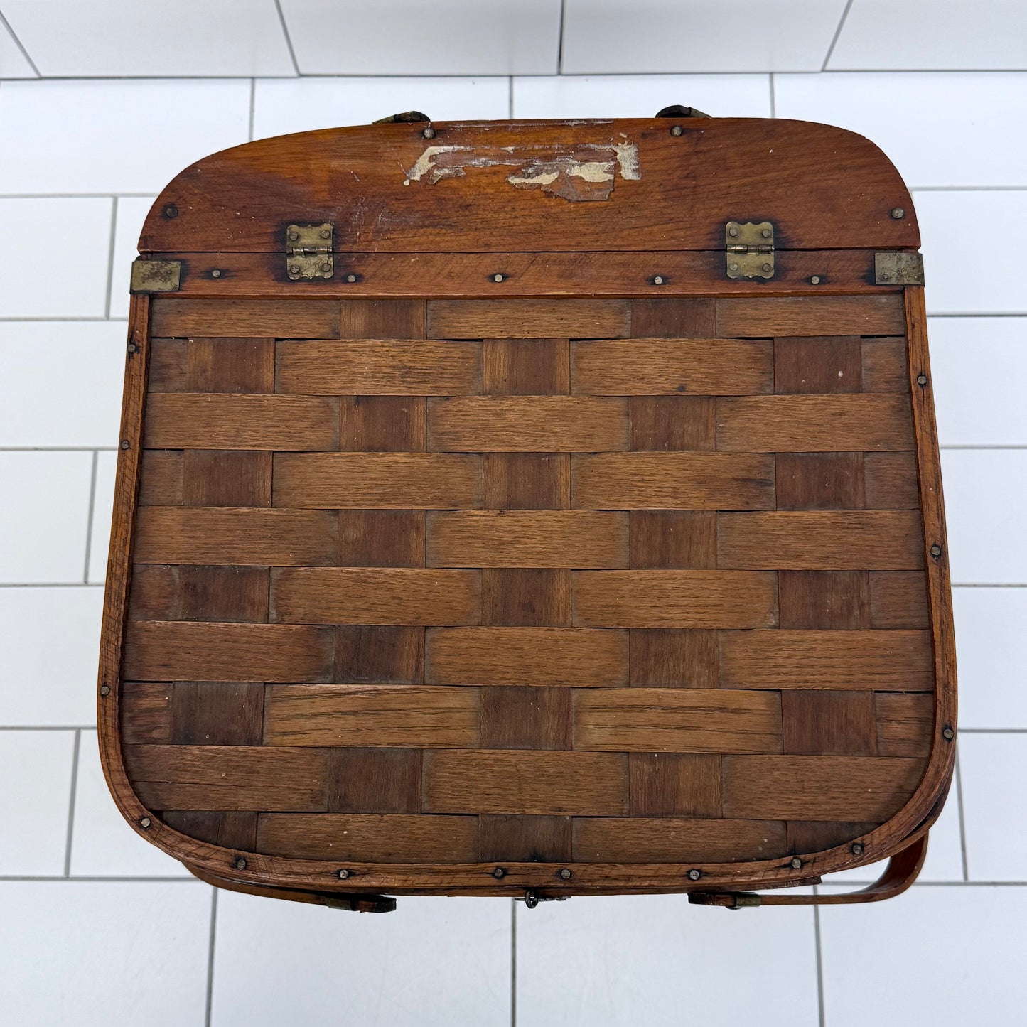 Picnic Basket with Pie Tray, Wicker