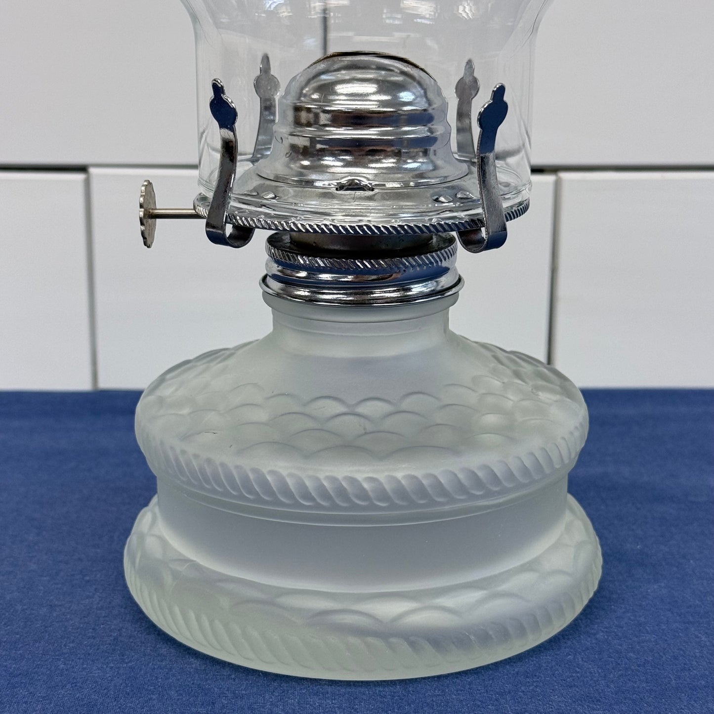 Lamplight Farms Frosted Hurricane Oil Lamp Fish Scale Glass 1980s