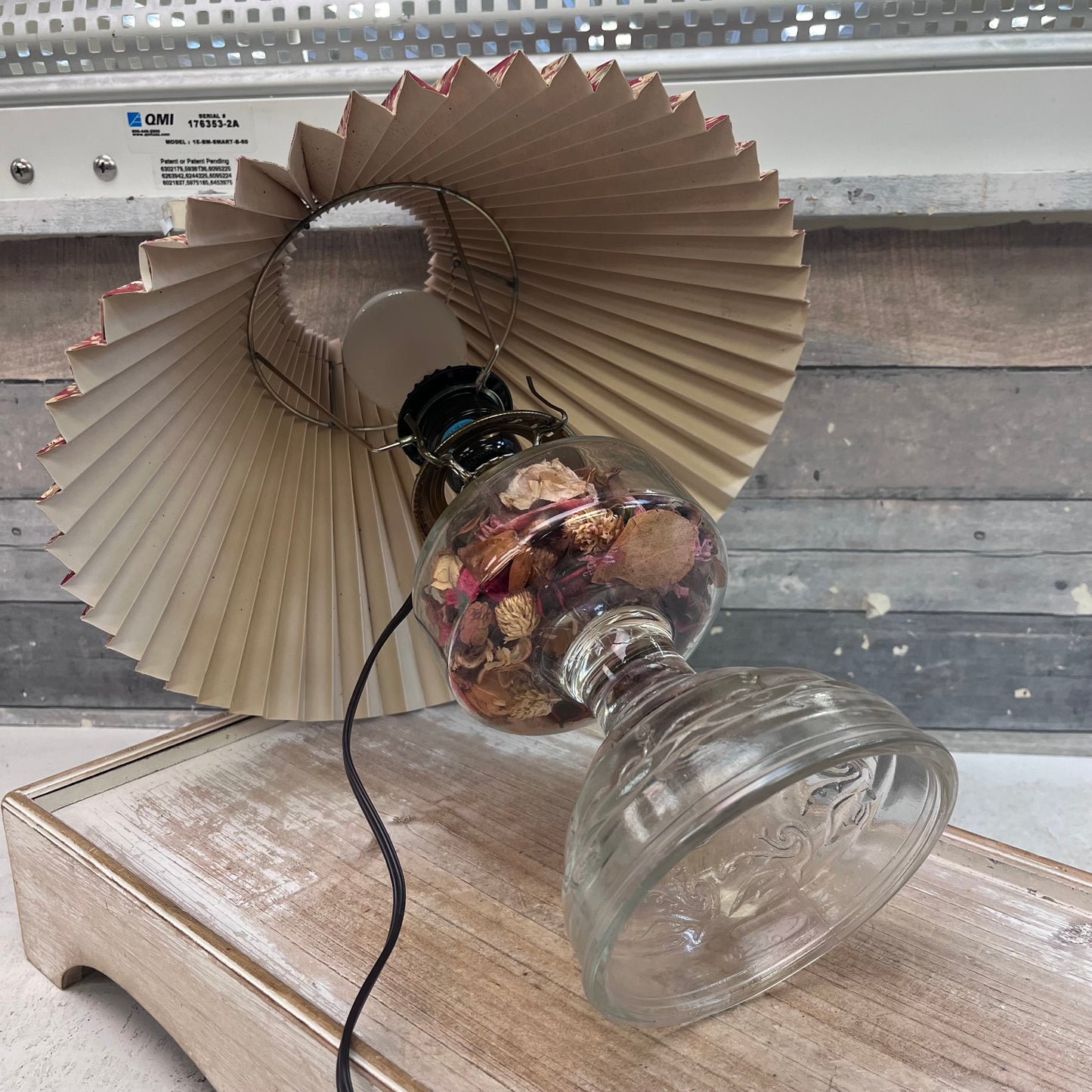 Electric Glass Lamp, with Potpourri