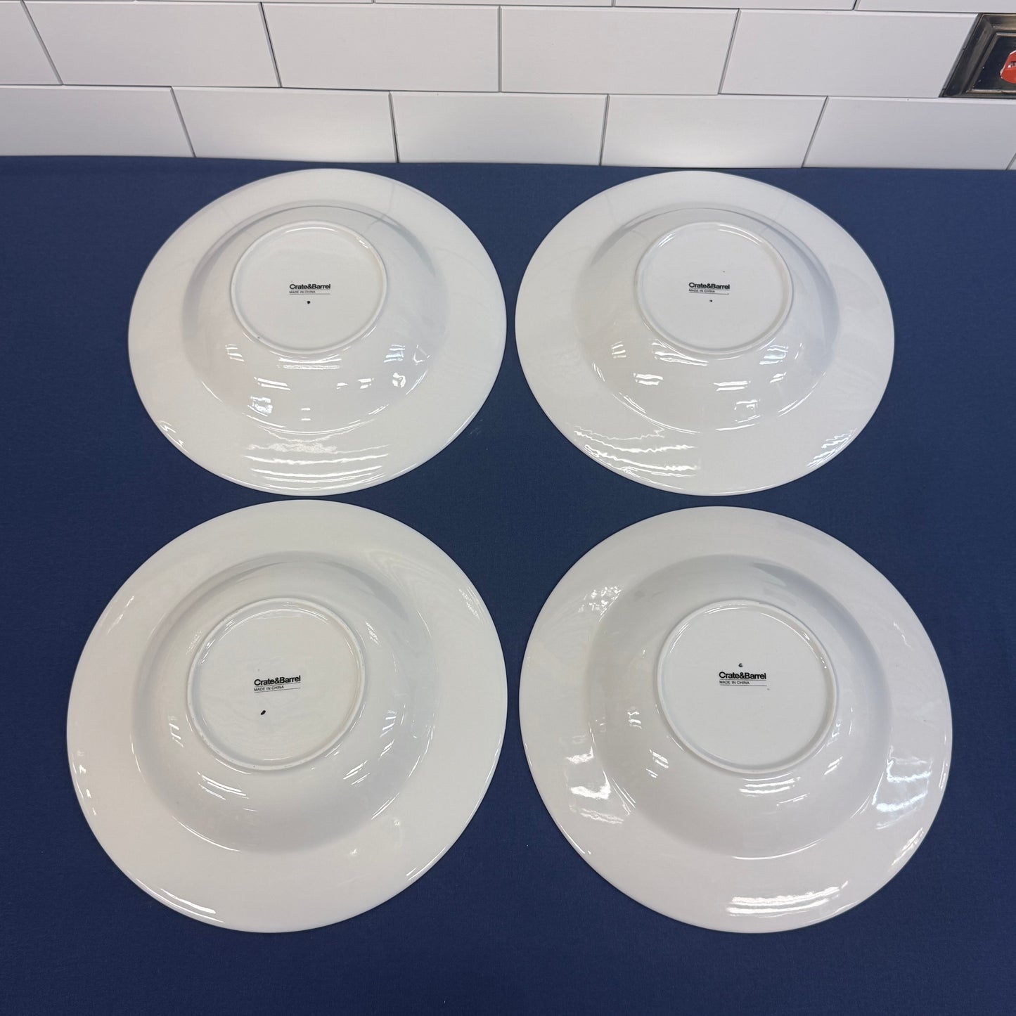 Crate & Barrel Tomato Pasta Bowls Set of 4 Ceramic Dinnerware
