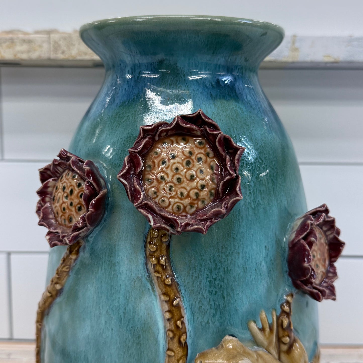 Majolica Style Frog Lotus Flower Stoneware Vase Decor