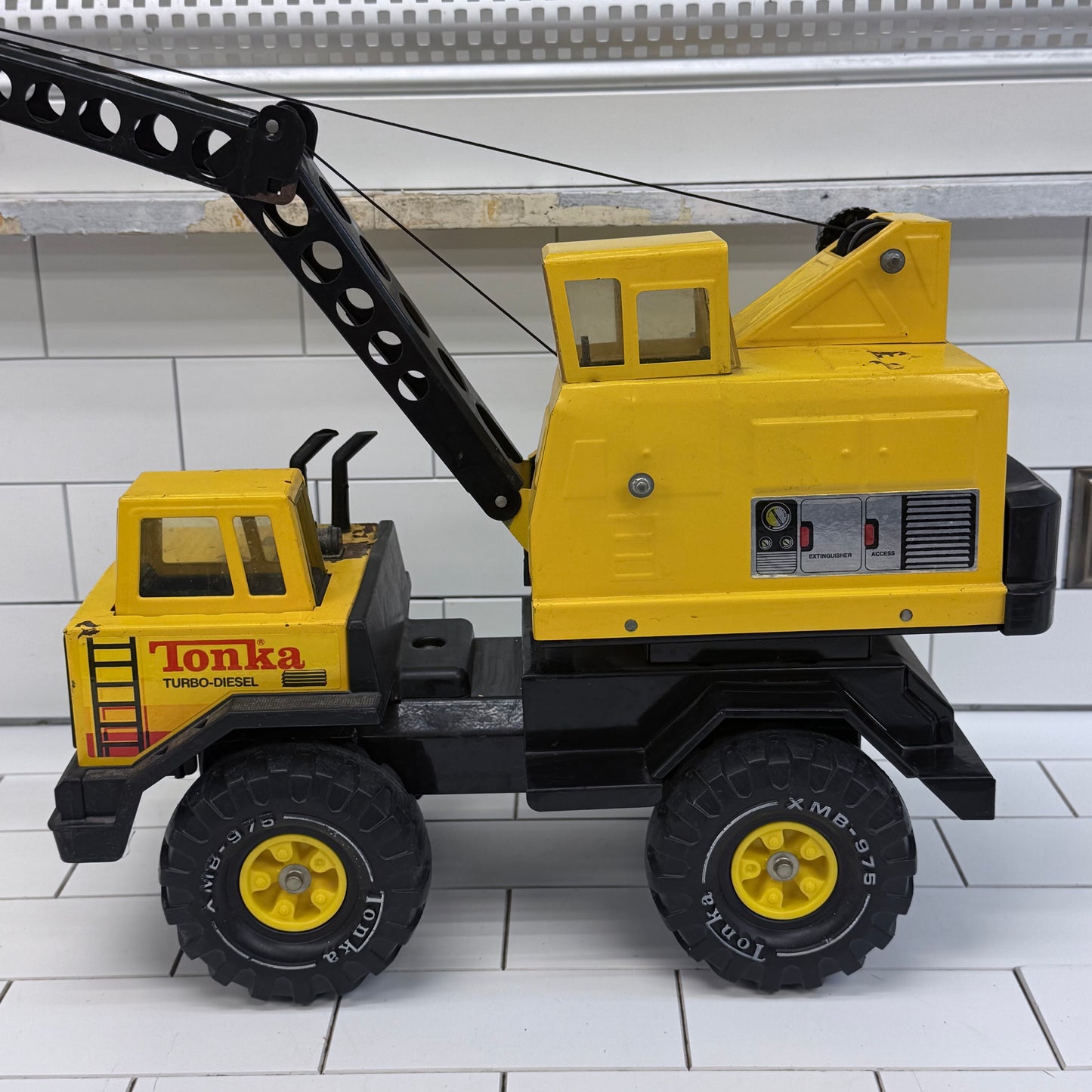 Tonka Turbo Diesel XMB-975 Clam Bucket Crane