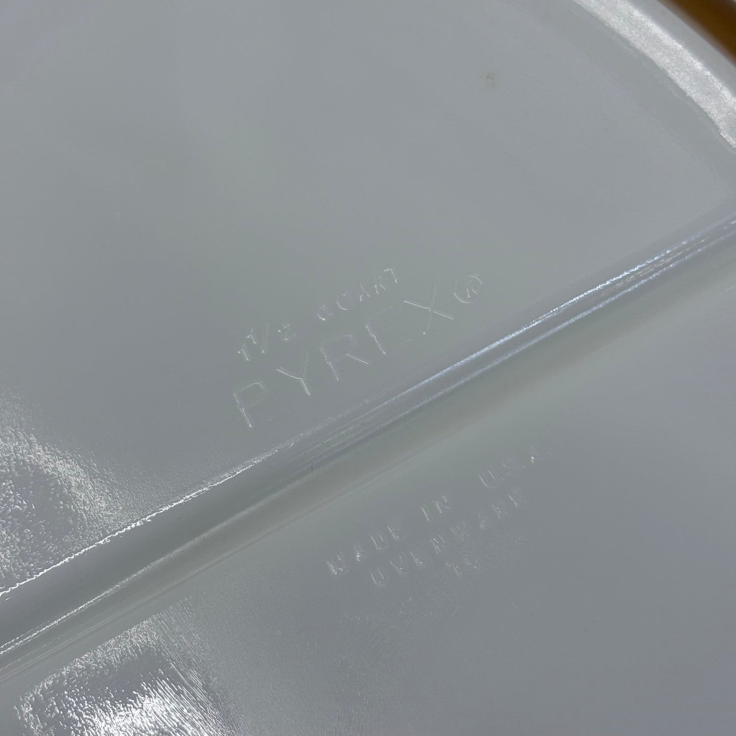 Pyrex Early American Casserole Dish, 1.5 Quart