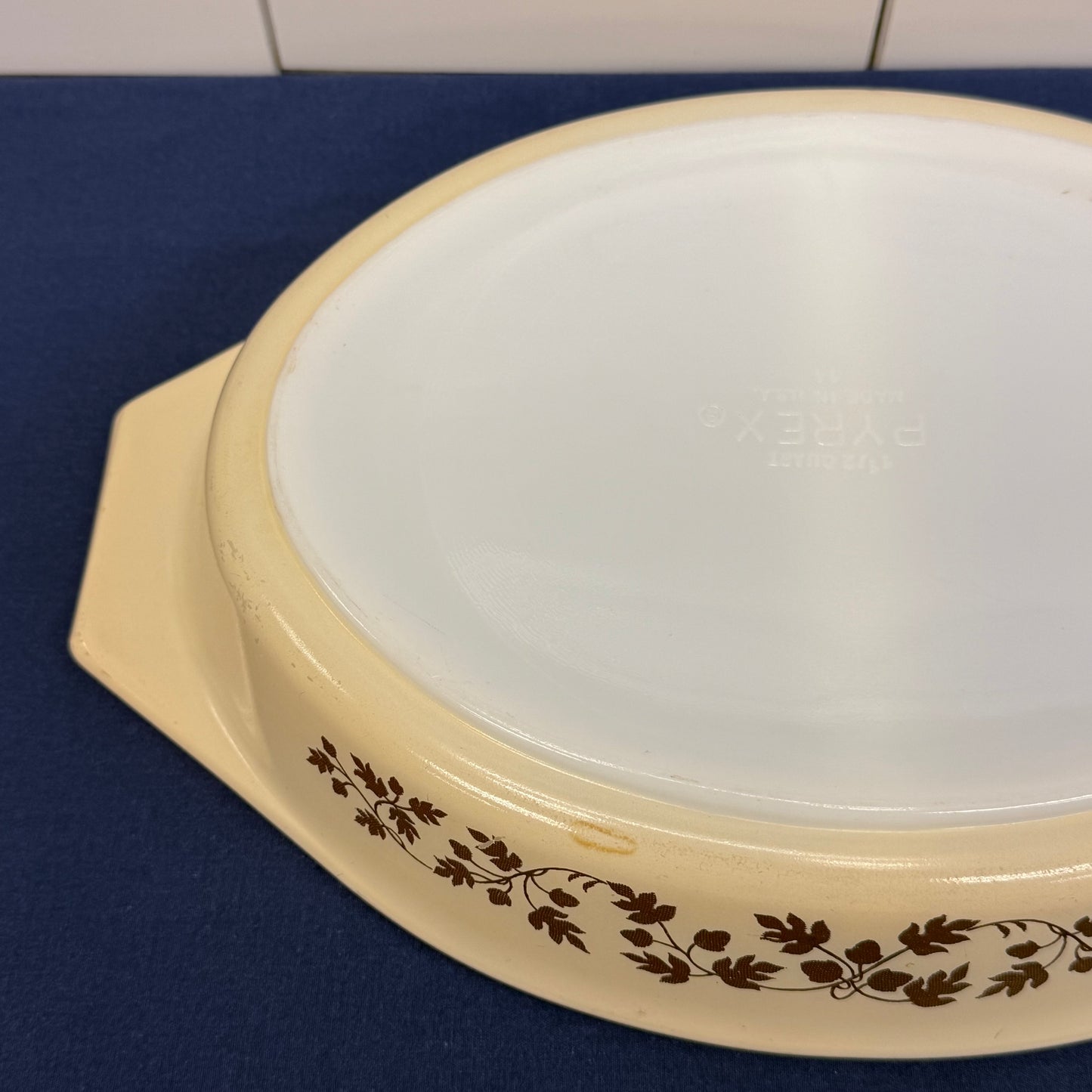 Pyrex Golden Acorn Casserole Set 043 Divided 1.5 Qt Vintage Bakeware