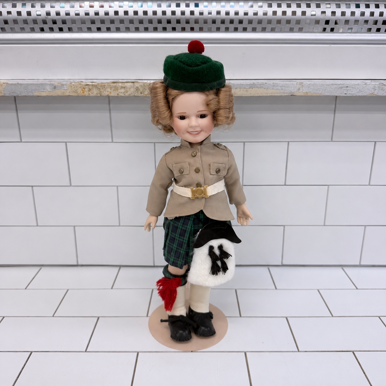 Shirley Temple Wee Willie Winkie Doll Danbury Mint Box 1990s